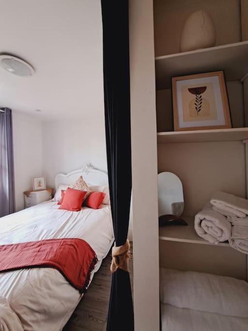 Charmant Duplex A Thiers, Vue Sur La Chaine Des Puys Kültér fotó